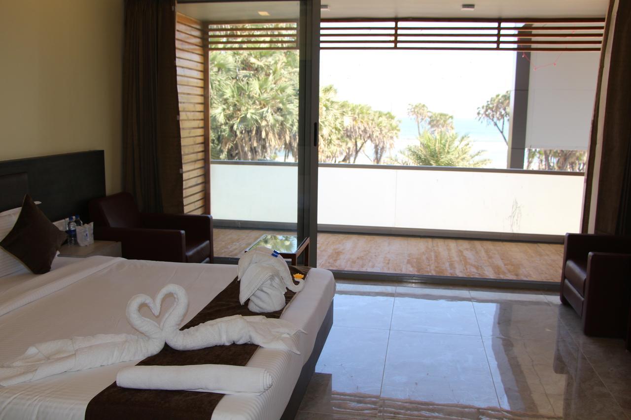 Krishna Beach Resorts - Диу Екстериор снимка